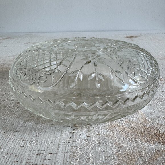 Vintage Clear Glass Round Lidded Candy Dish - Picture 4 of 11